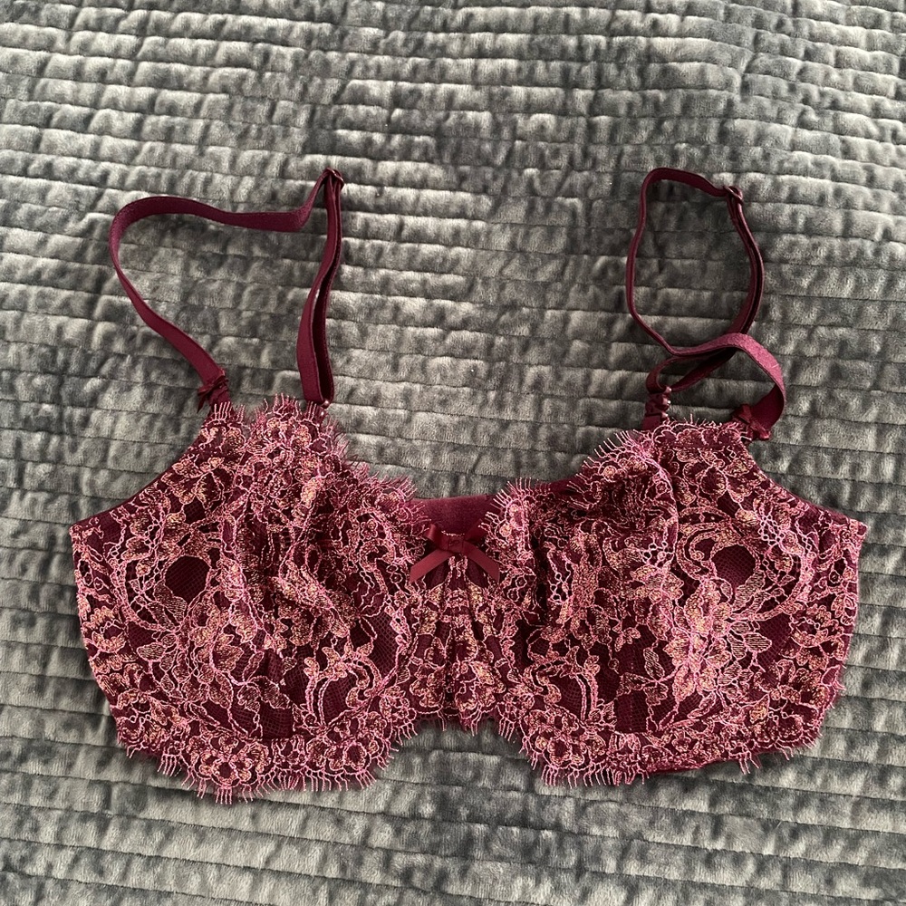 Victoria’s Secret bra 34D